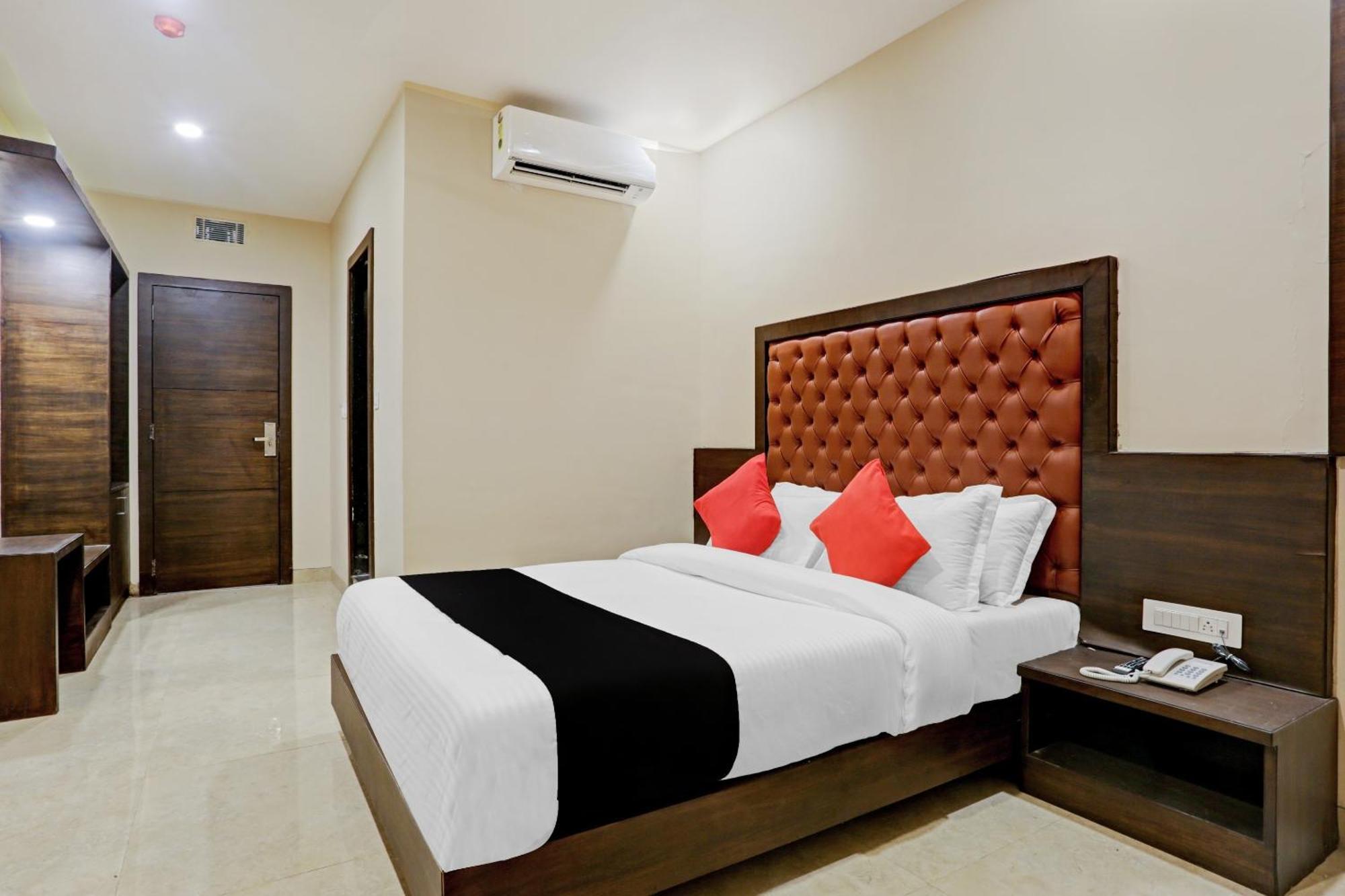 Capital O 80951 Hotel Vertigo Suite Mumbai Exterior foto