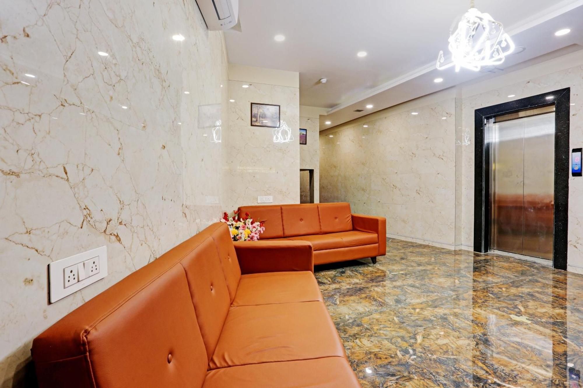 Capital O 80951 Hotel Vertigo Suite Mumbai Exterior foto